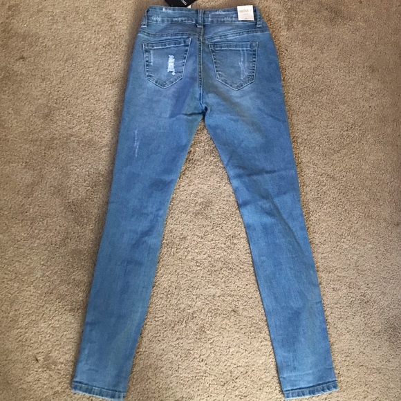 NWT Forever 21 Low Rise Skinny Light Denim Jeans - Picture 3 of 8